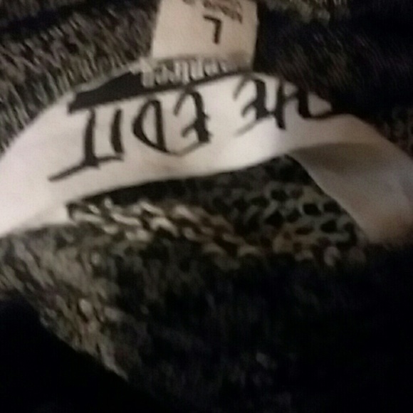 NWT Cozy Fringe Crop Sweater Grey Black Size L - Picture 6 of 6